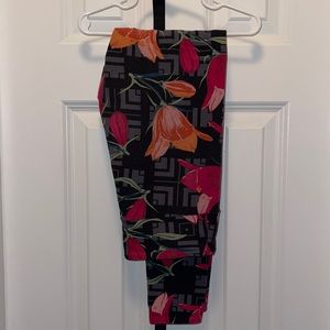 Used LuLaRoe Leggings Floral OS